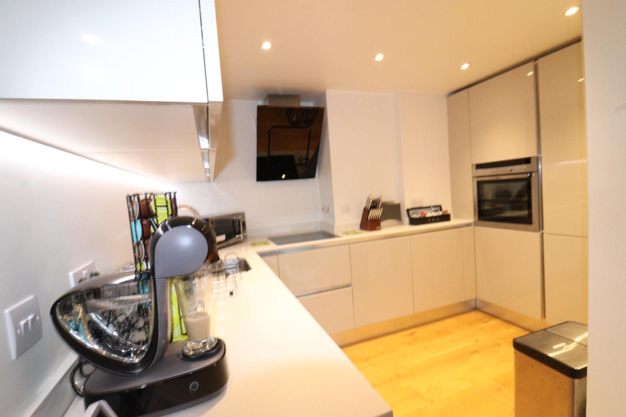 Garland Lovely Apartment, St John's Wood London