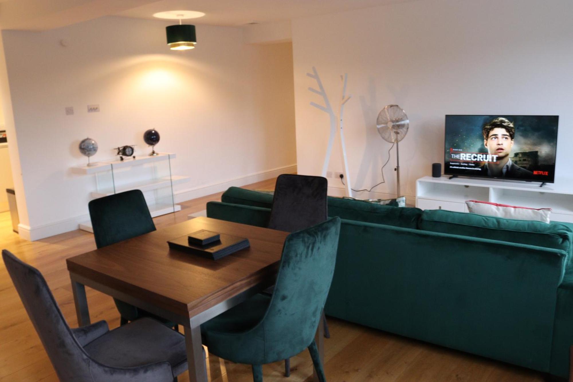 Garland Lovely Apartment, St John's Wood London