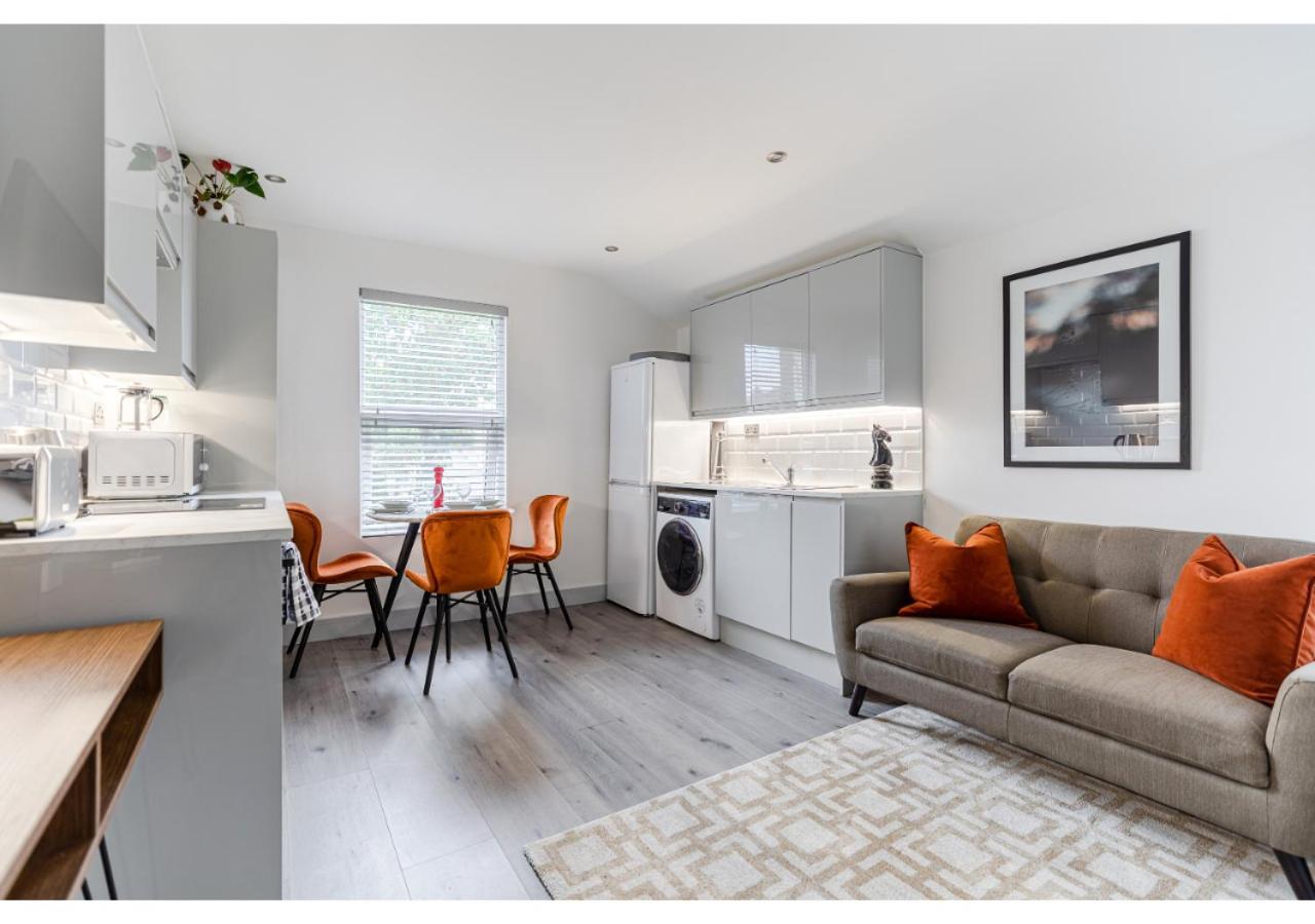 Cozy And Stylish 2 Bedroom Flat In Greater Apartment London