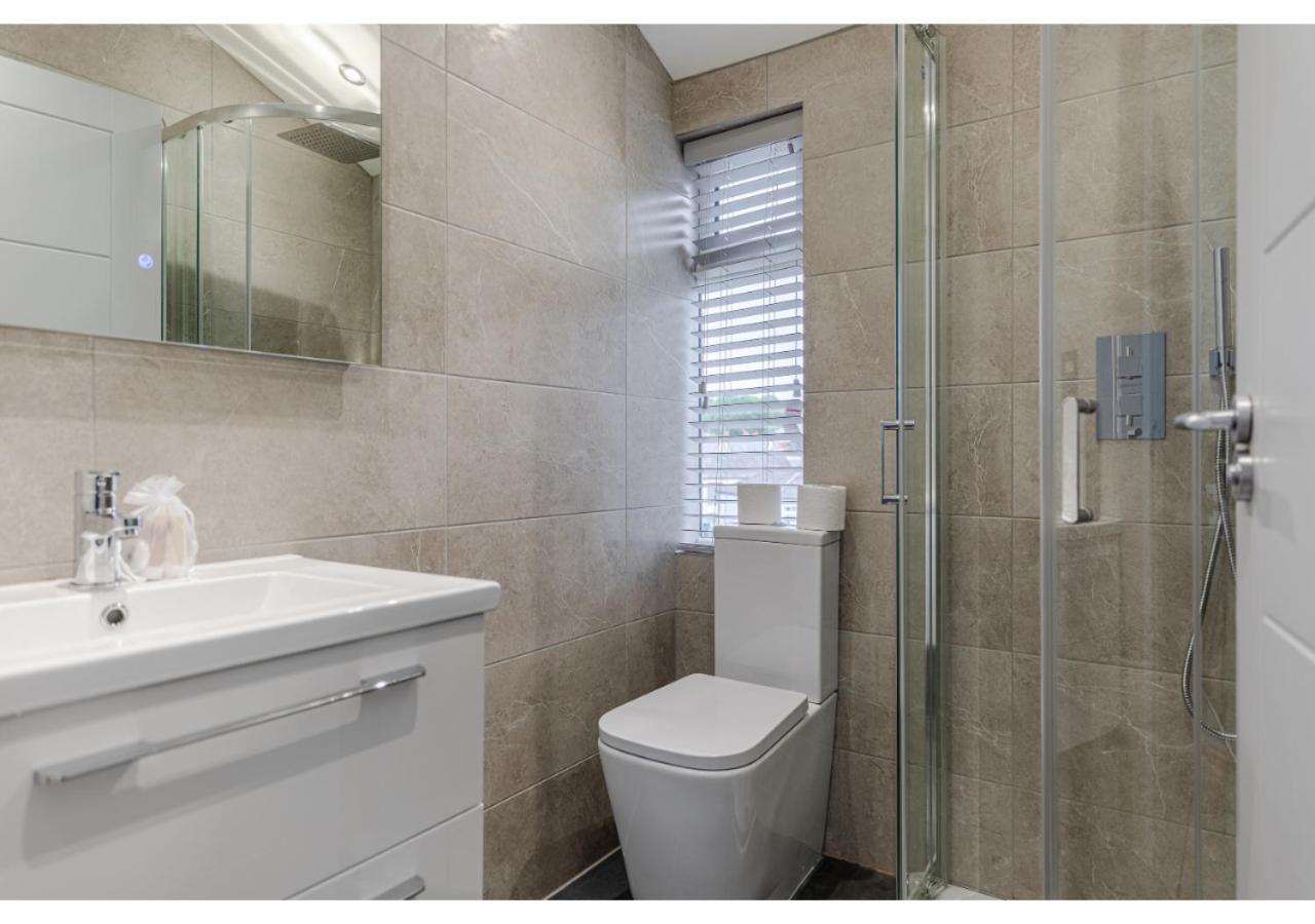 Cozy And Stylish 2 Bedroom Flat In Greater Apartment *