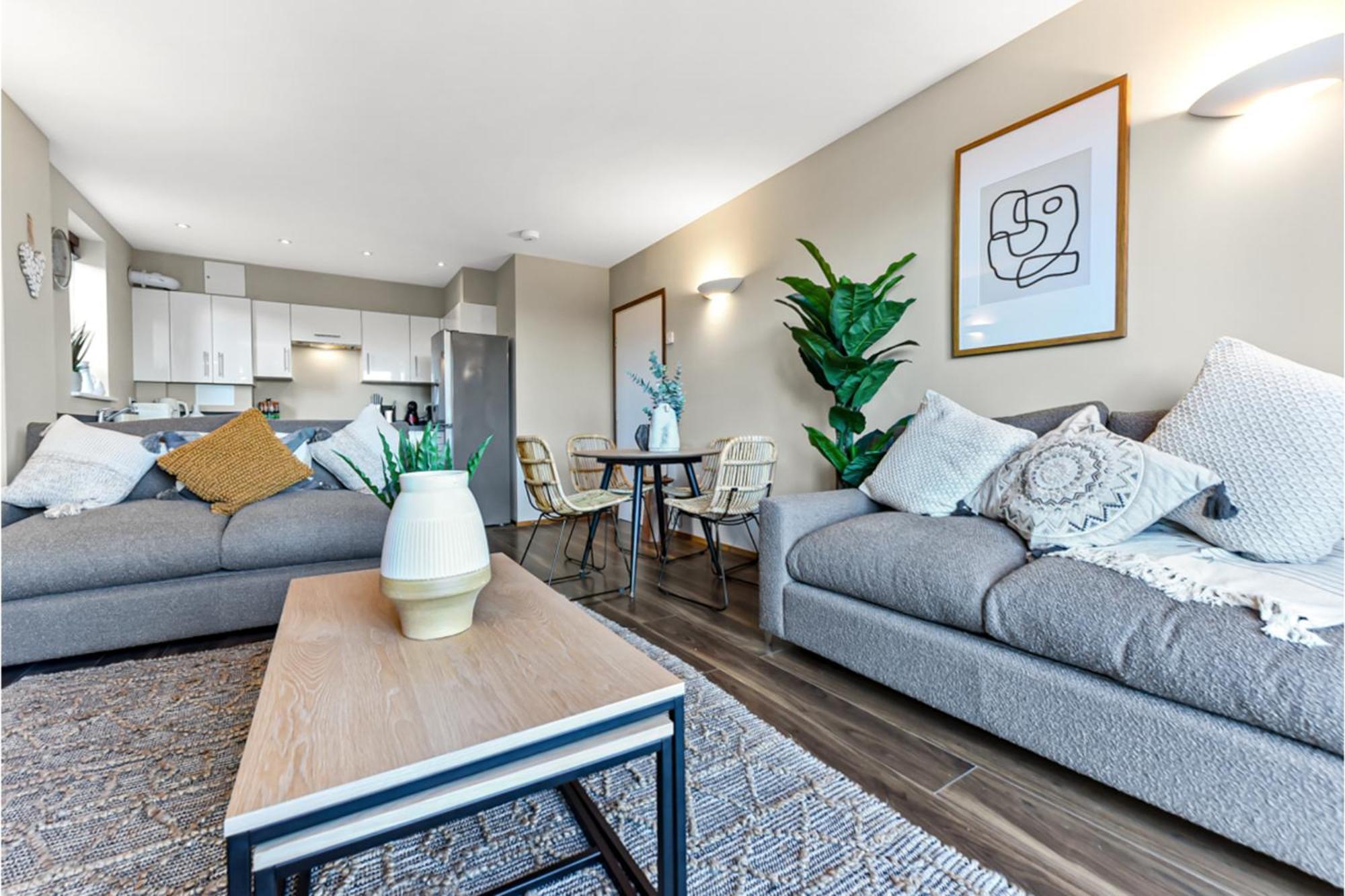 Gorgeous Flat, Perfect For Family/large Group Apartment *