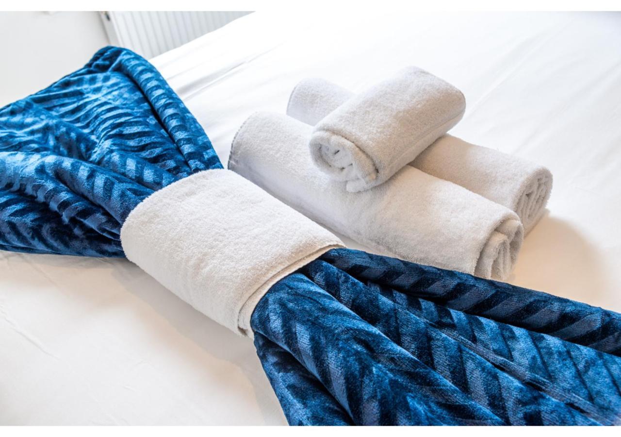 Apartment Serenity, Scenery, Shopping, & Sports London