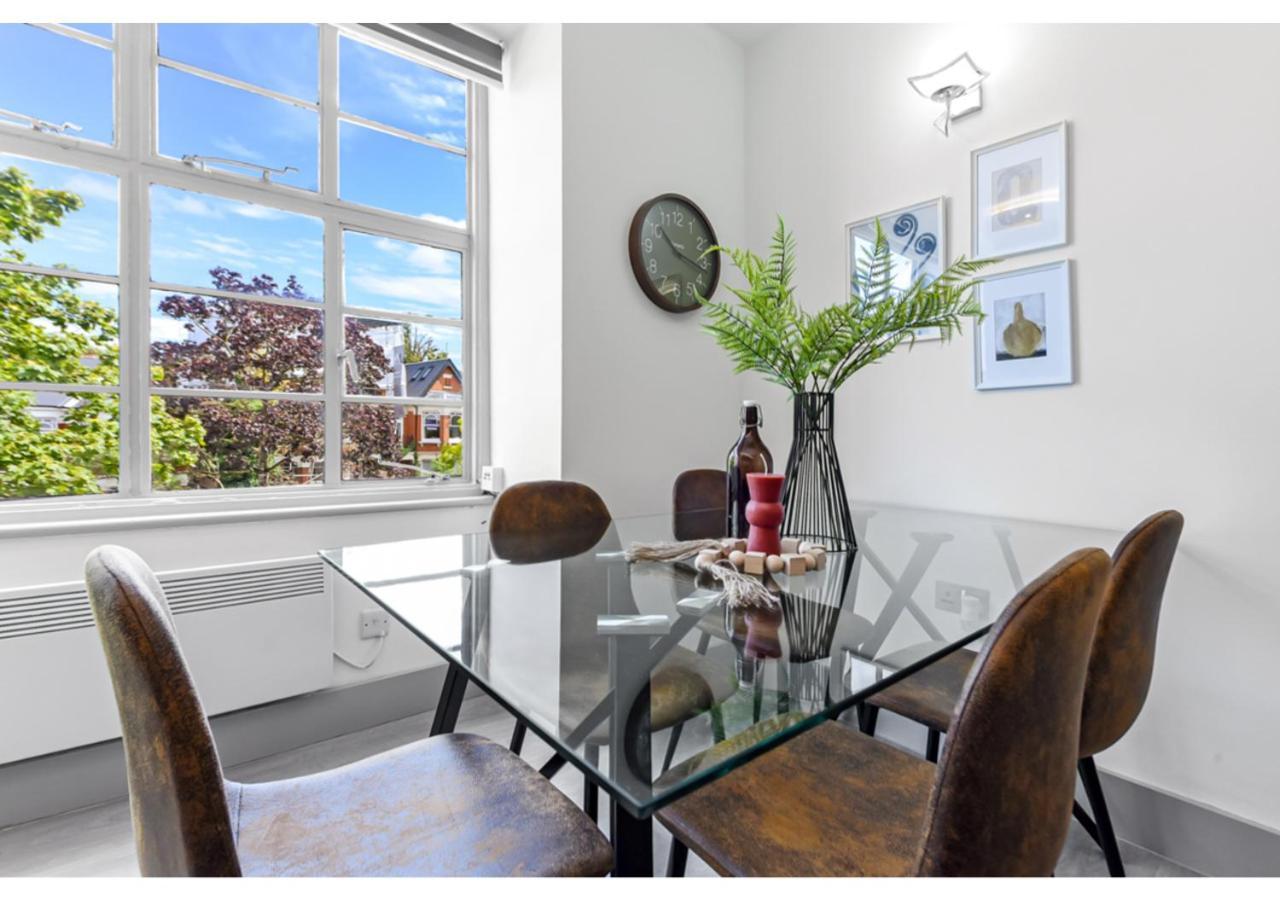 Modern Comforts 2 Bd Flat - Sleeps 5 Apartment *