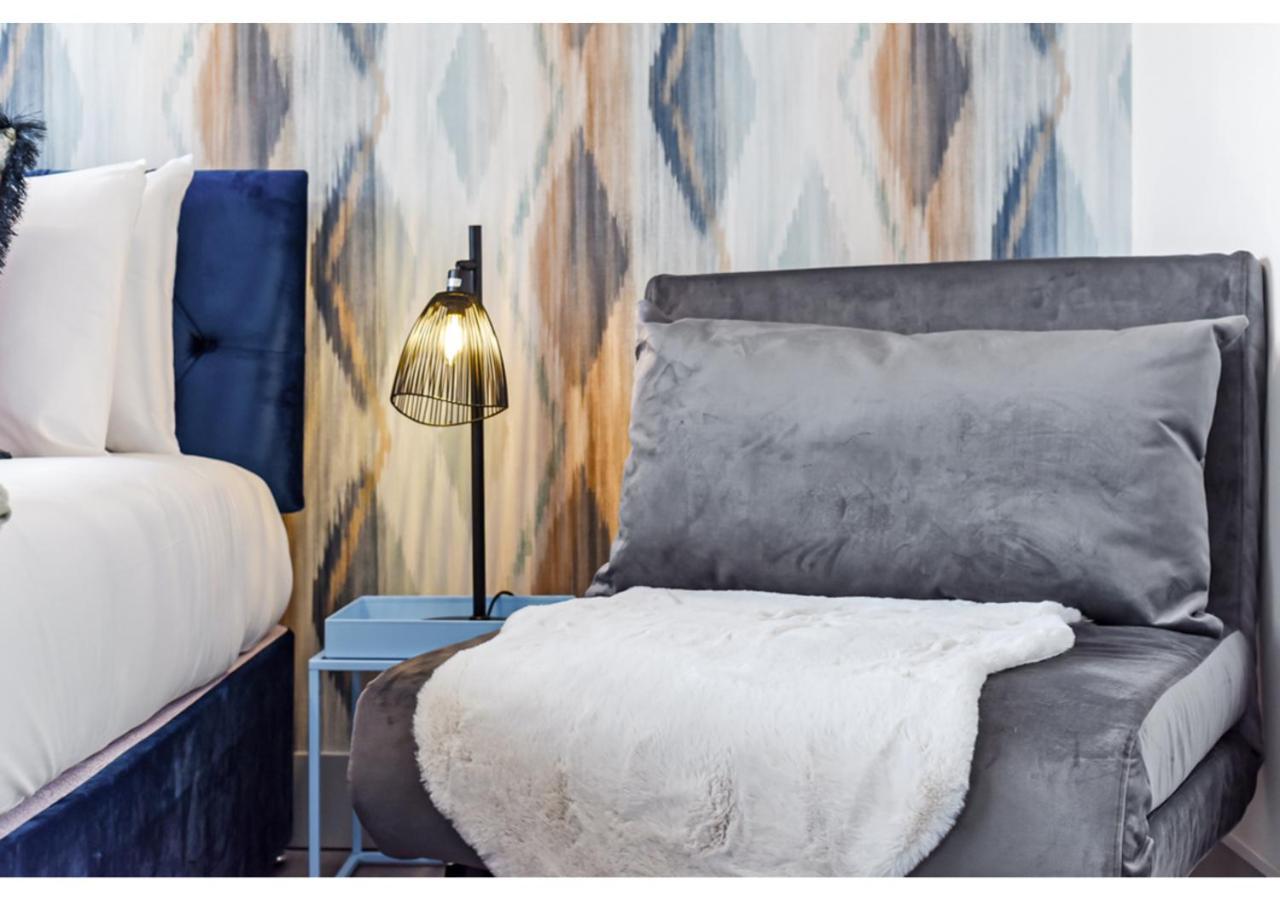 Apartment Modern Comforts 2 Bd Flat - Sleeps 5 *