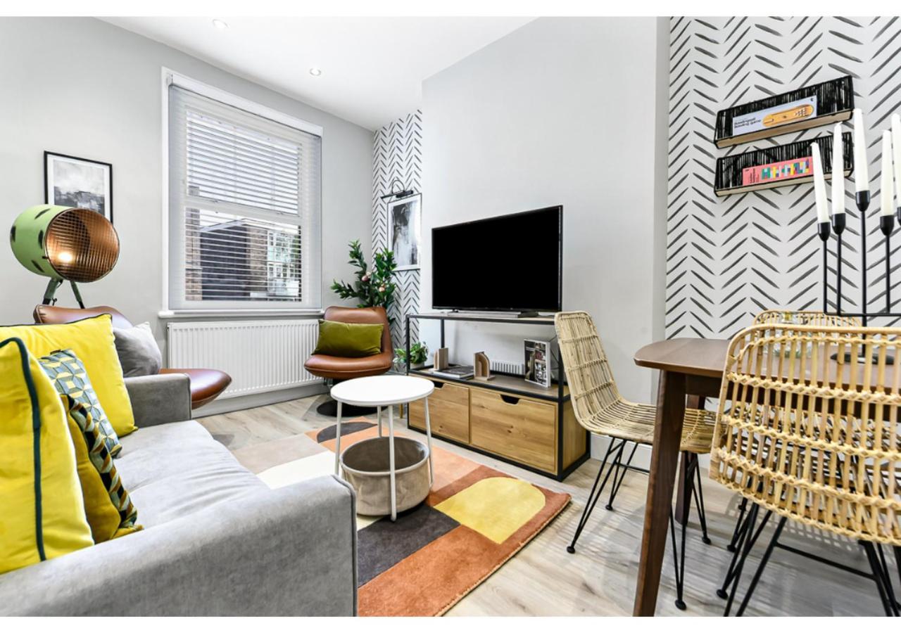 Apartment New And Modern Flat In London! London