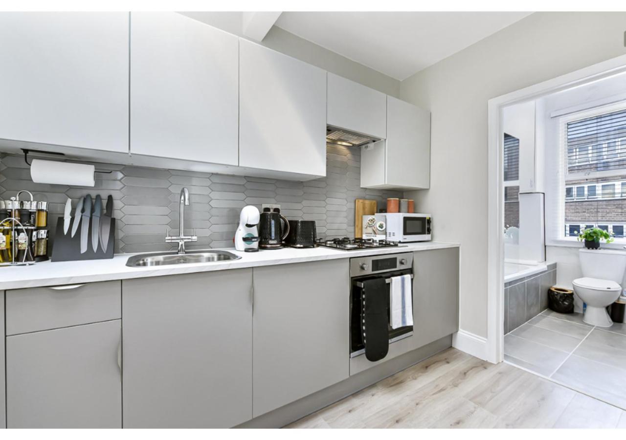 New And Modern Flat In London! Apartment
