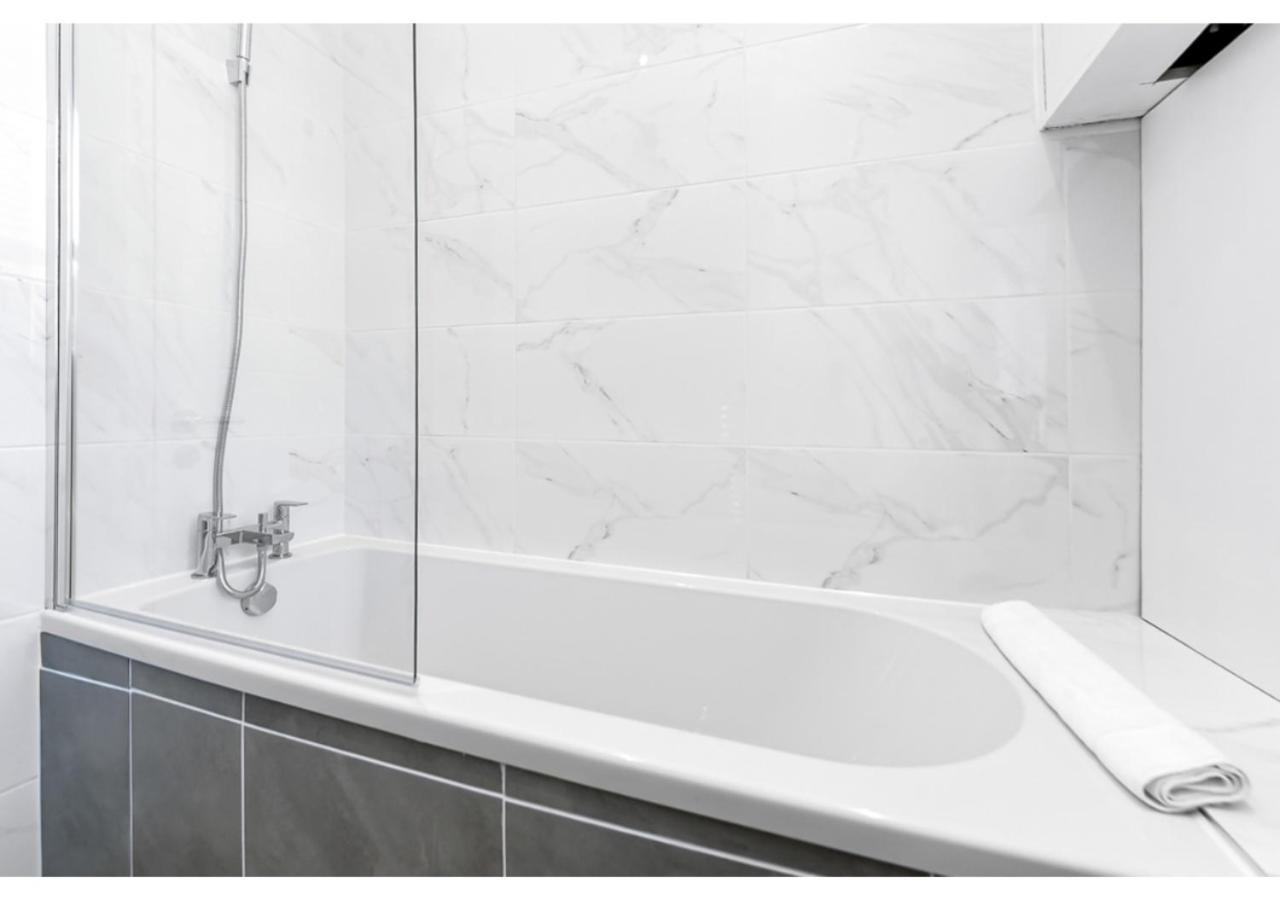 New And Modern Flat In London! London