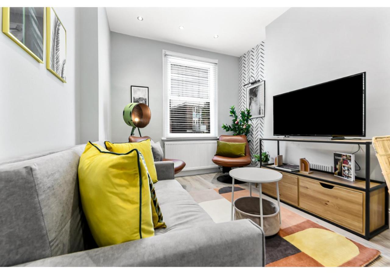 New And Modern Flat In London! Apartment London