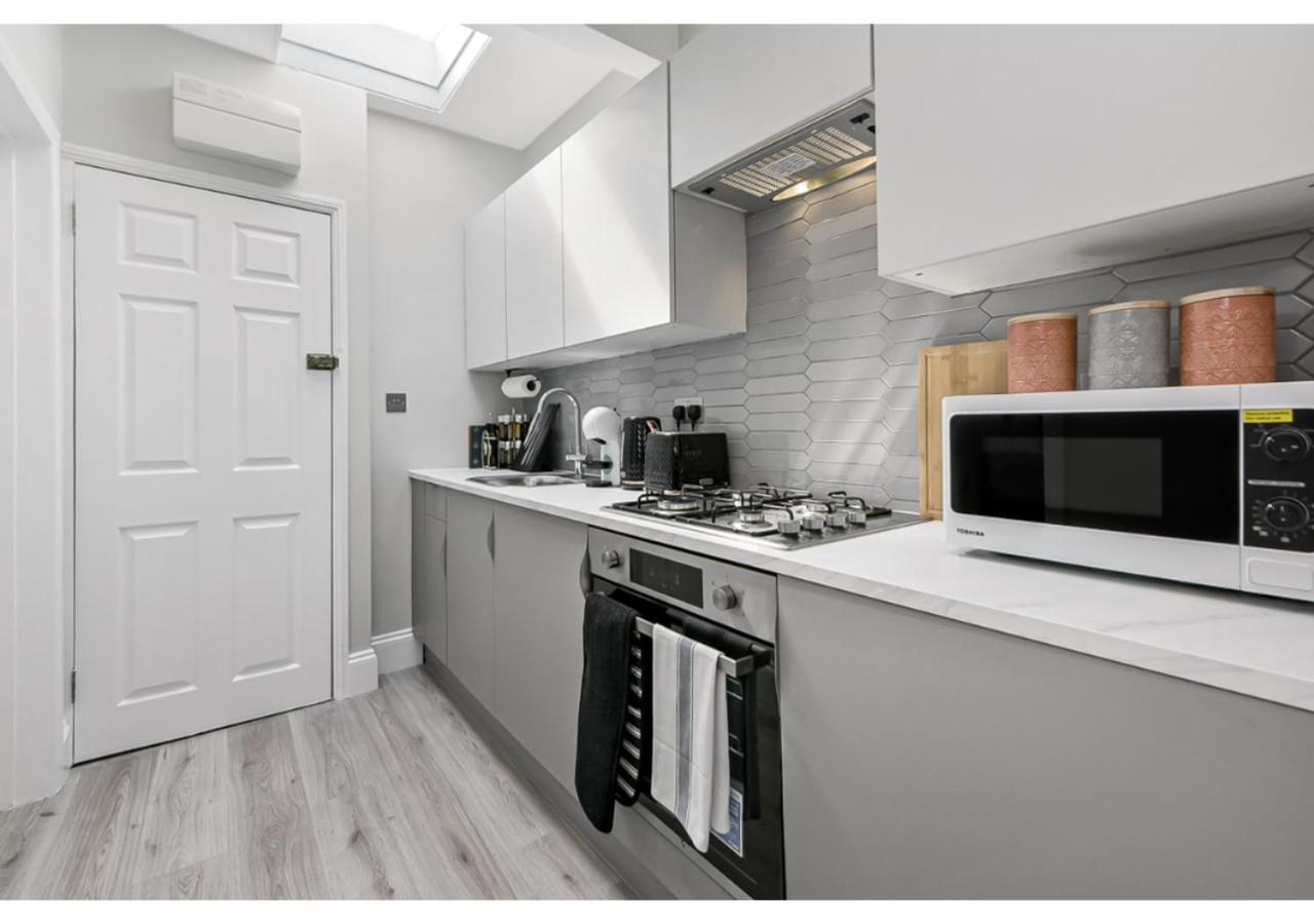 New And Modern Flat In London! Apartment London