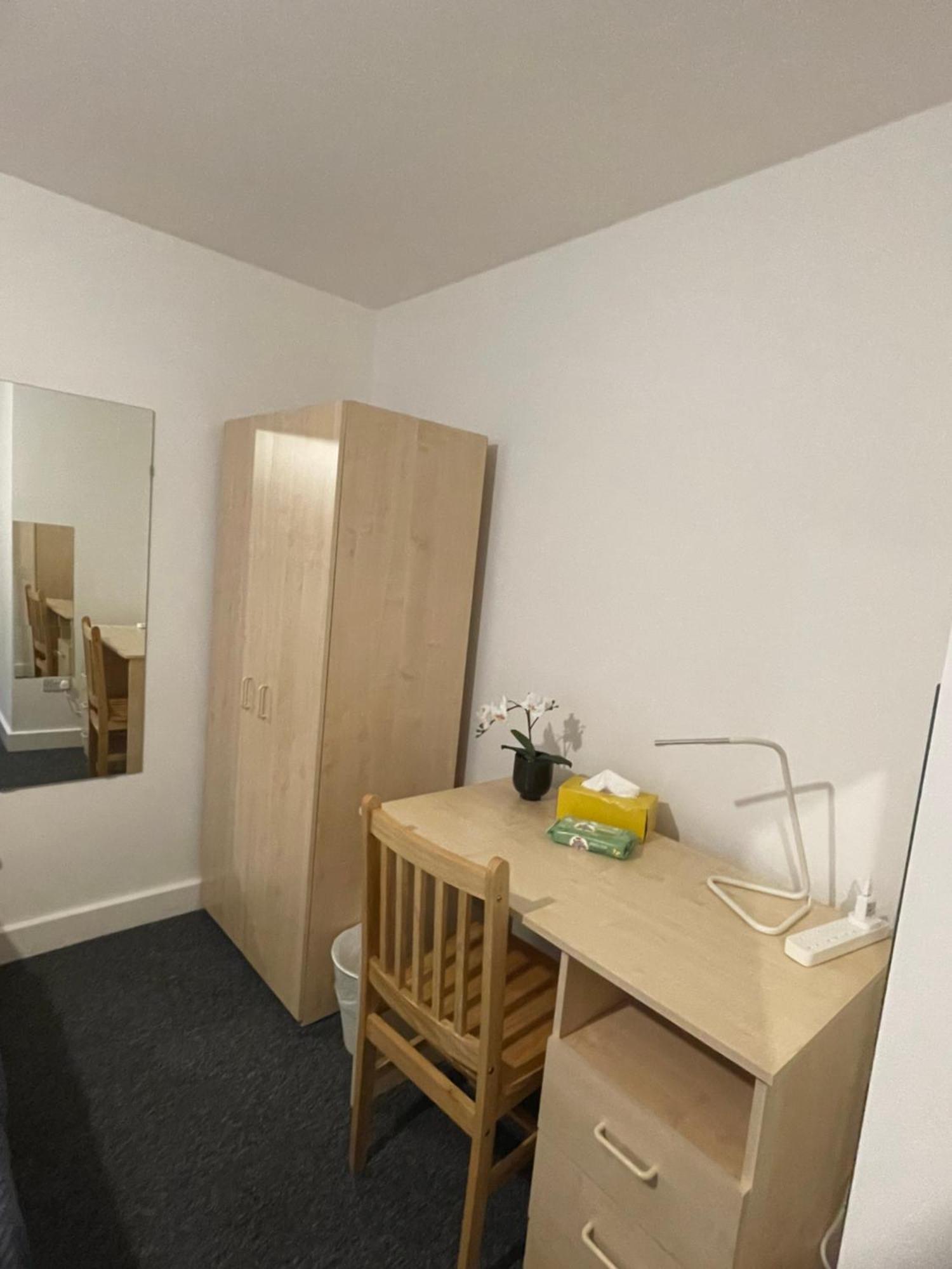 Guest house Lovely Triple And Quadruple In Euston & Square In London