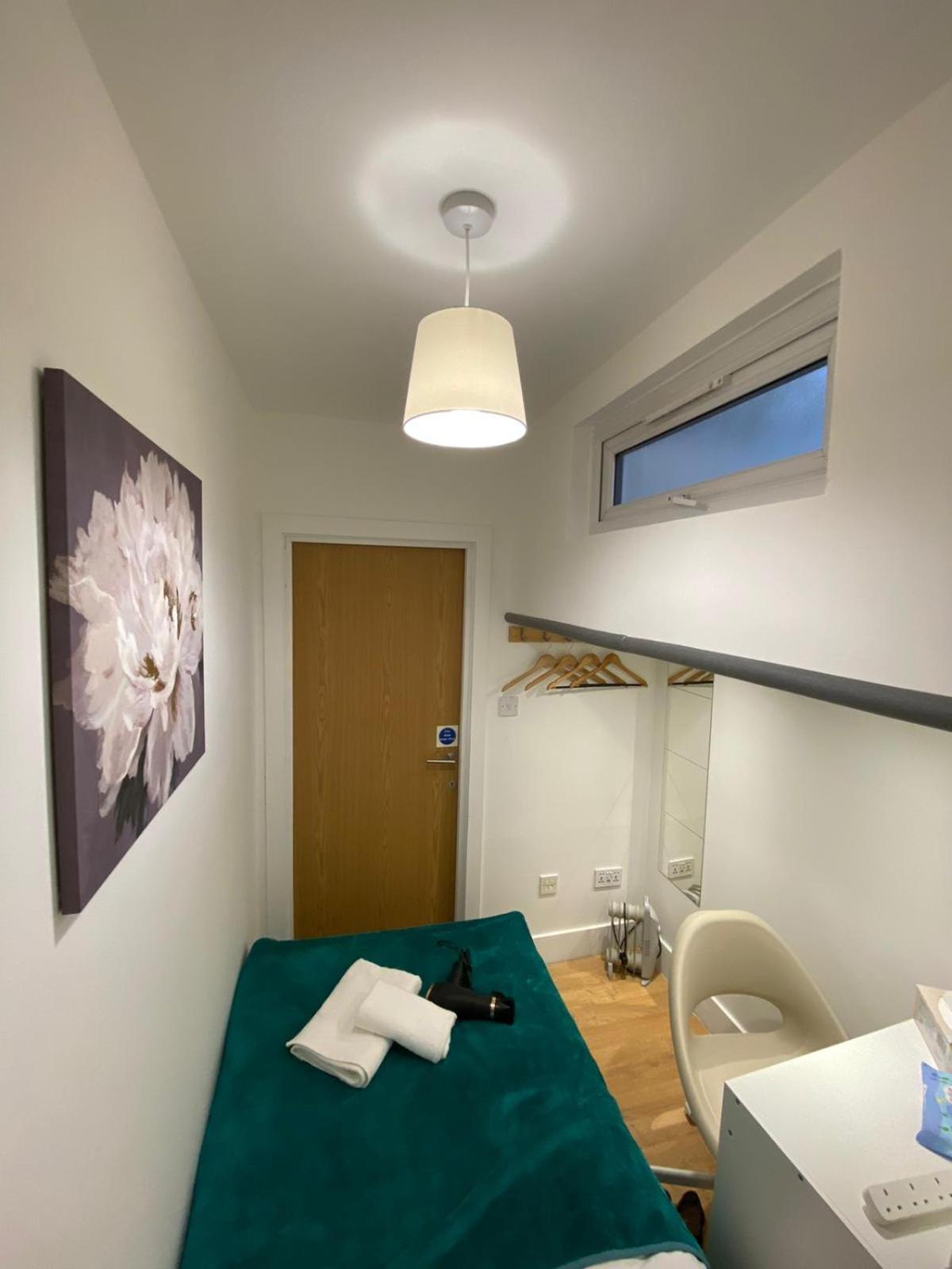 Cosy Private Near Euston Station, Londres