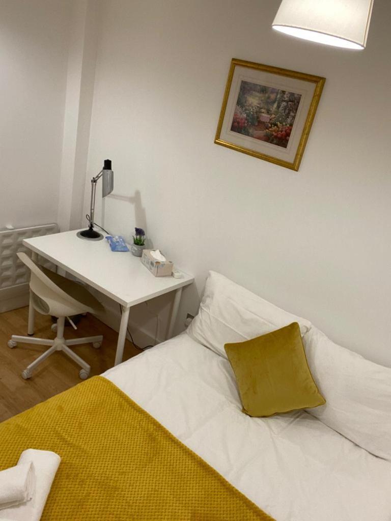 Cosy Private Near Euston Station, Habitación en casa particular *