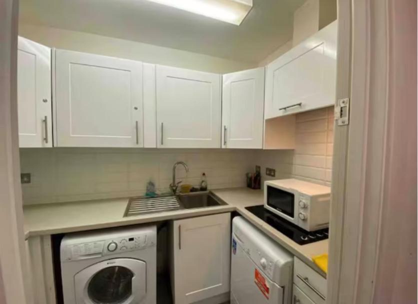 Cosy Private In Euston Square, *
