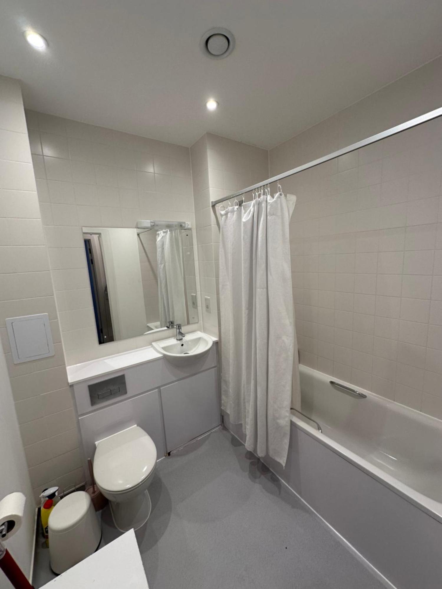 Homestay King Square Gardens London