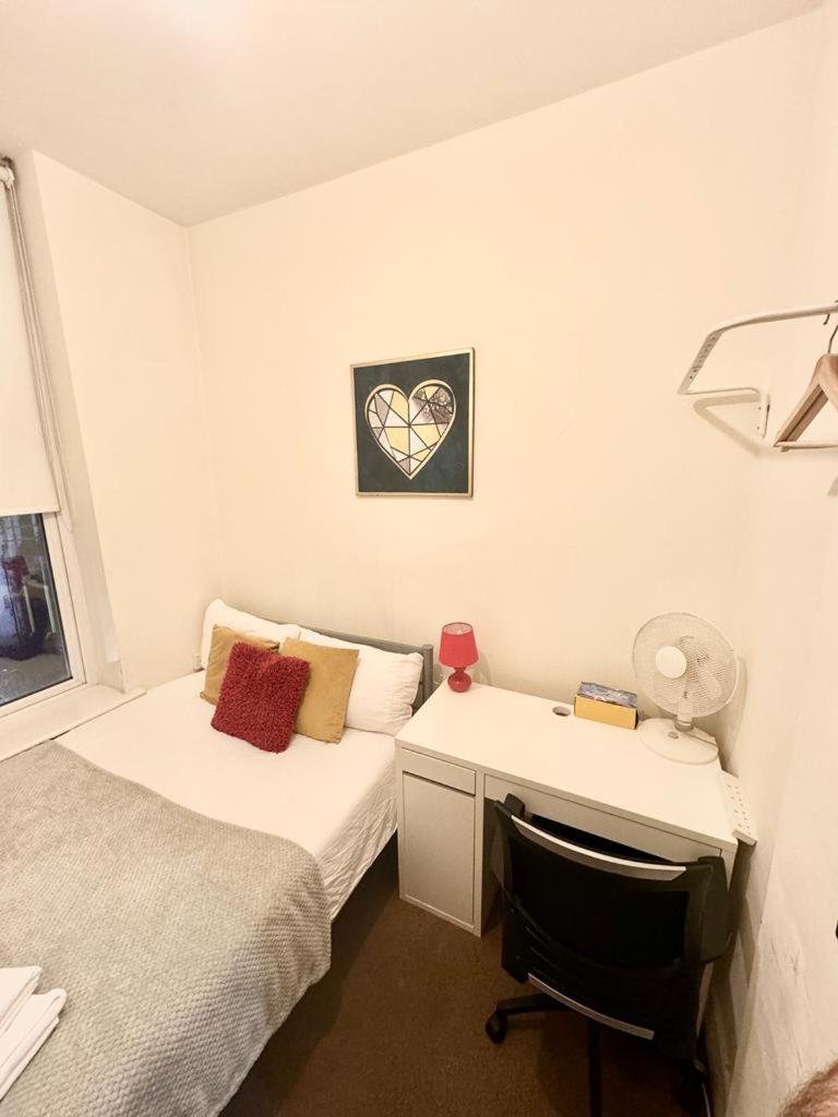 Guest house Metropolitan Coziness Private Bedrooms In Euston Station 161 *
