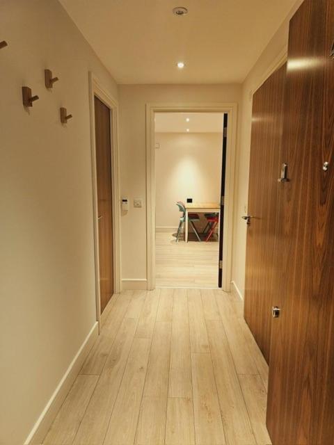 Harrow - 1 Bedroom - Parking