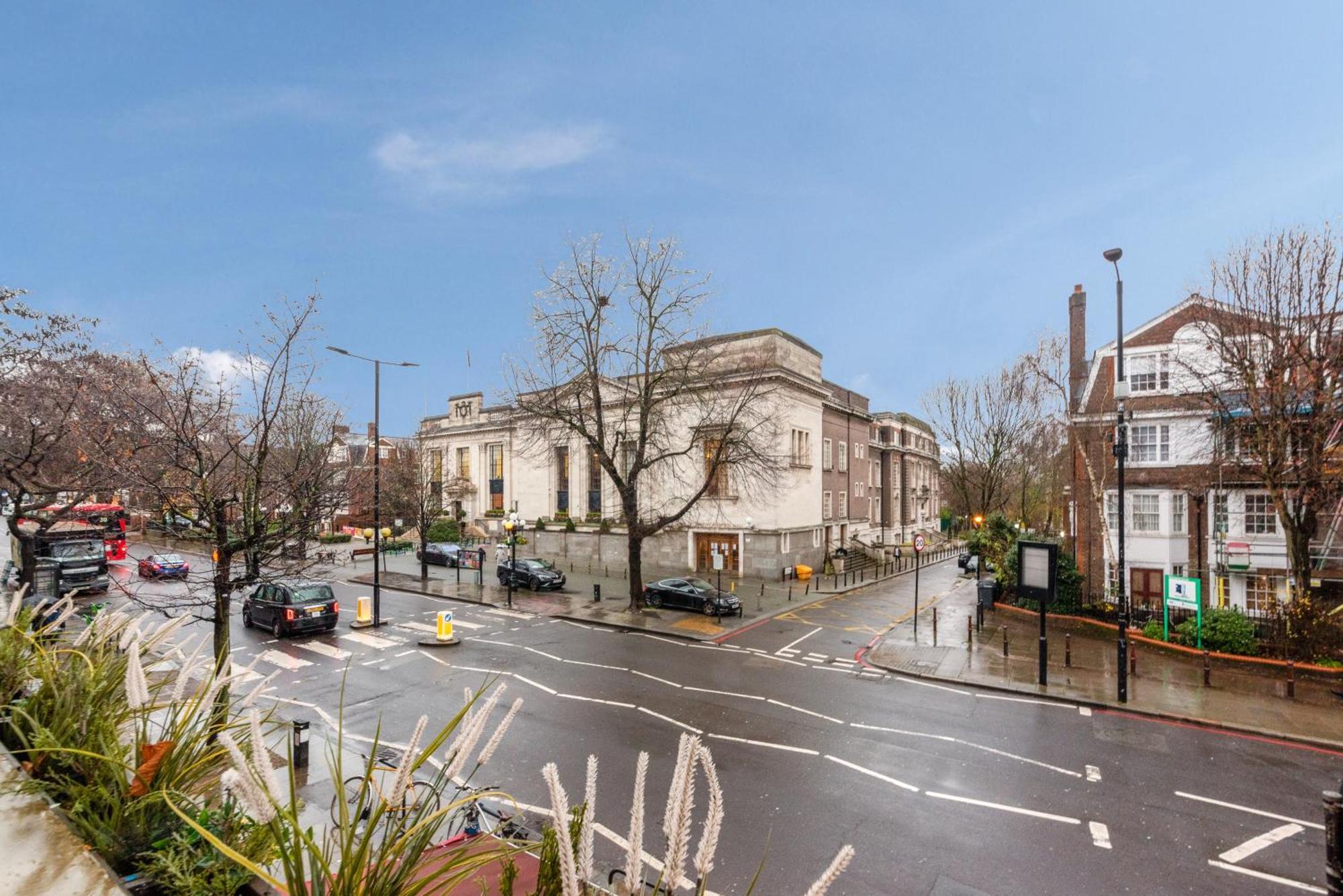Apartment Two Bedroom Duplex In Angel High Street *