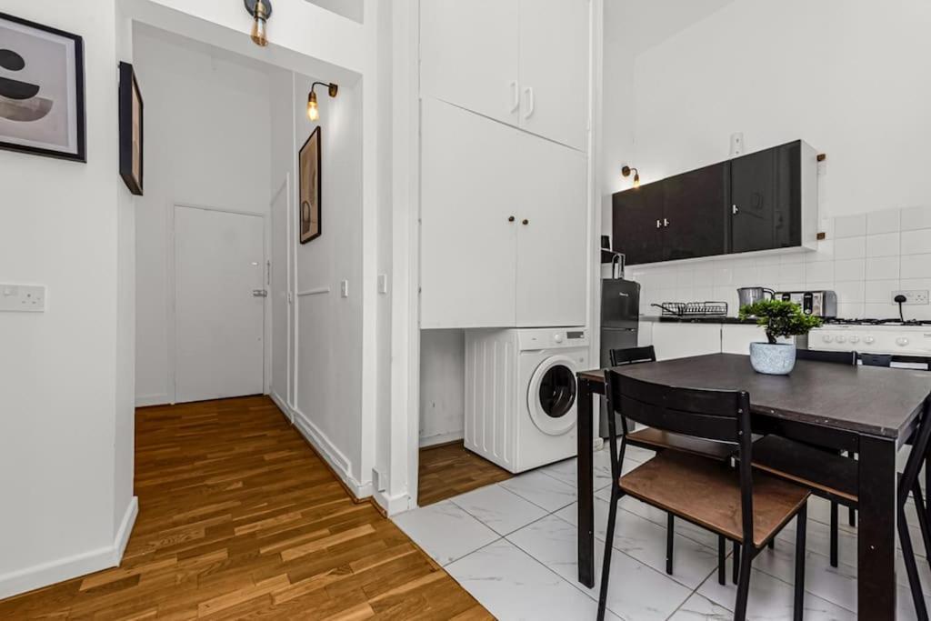 Deluxe Flat On Kentish Town Apartment *