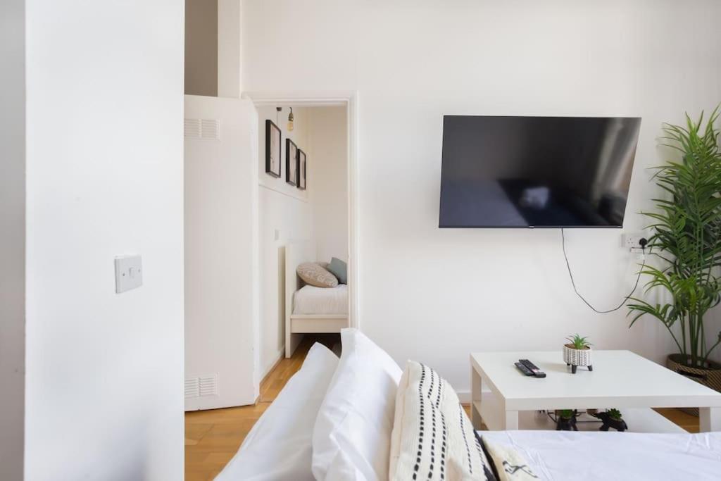 Deluxe Flat On Kentish Town Apartment