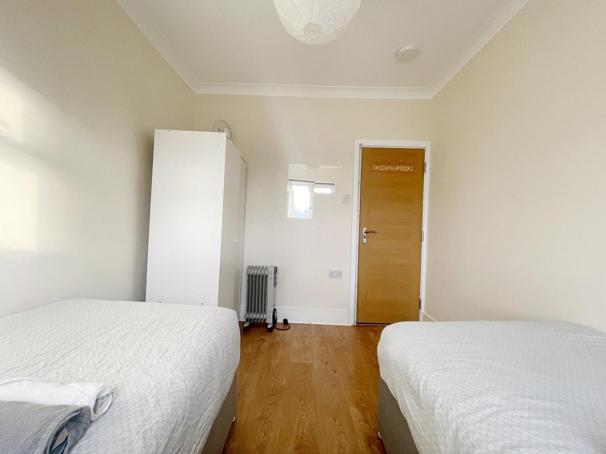 Large Cosy 15min From Homestay London