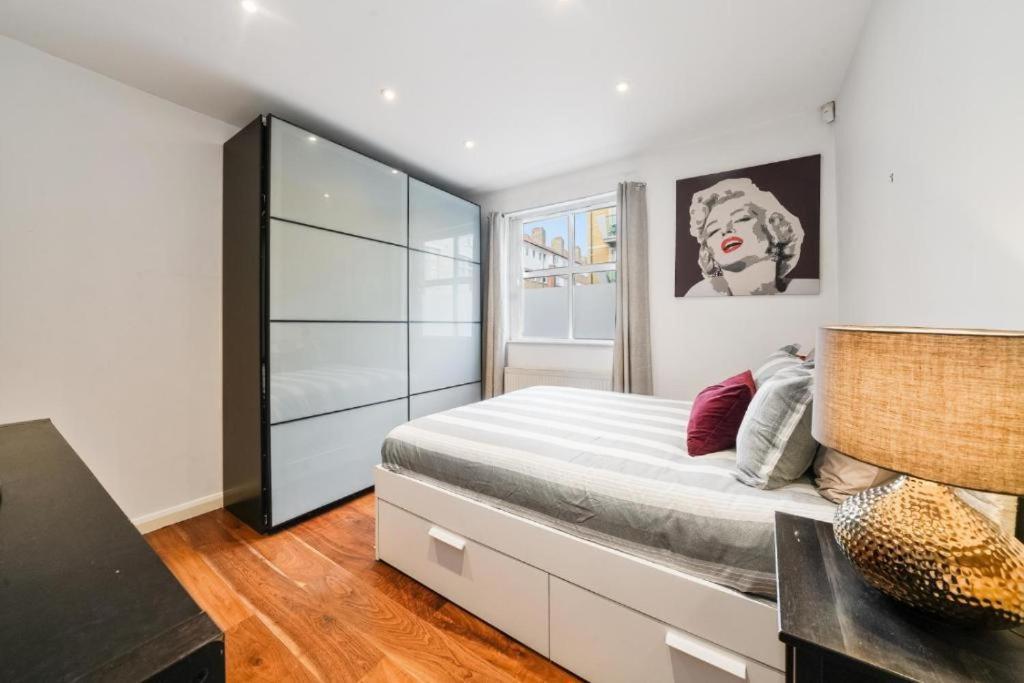 2 Bedroom Tower Bridge With Free Secure Gated Parking - Perfect For Long Apartment *