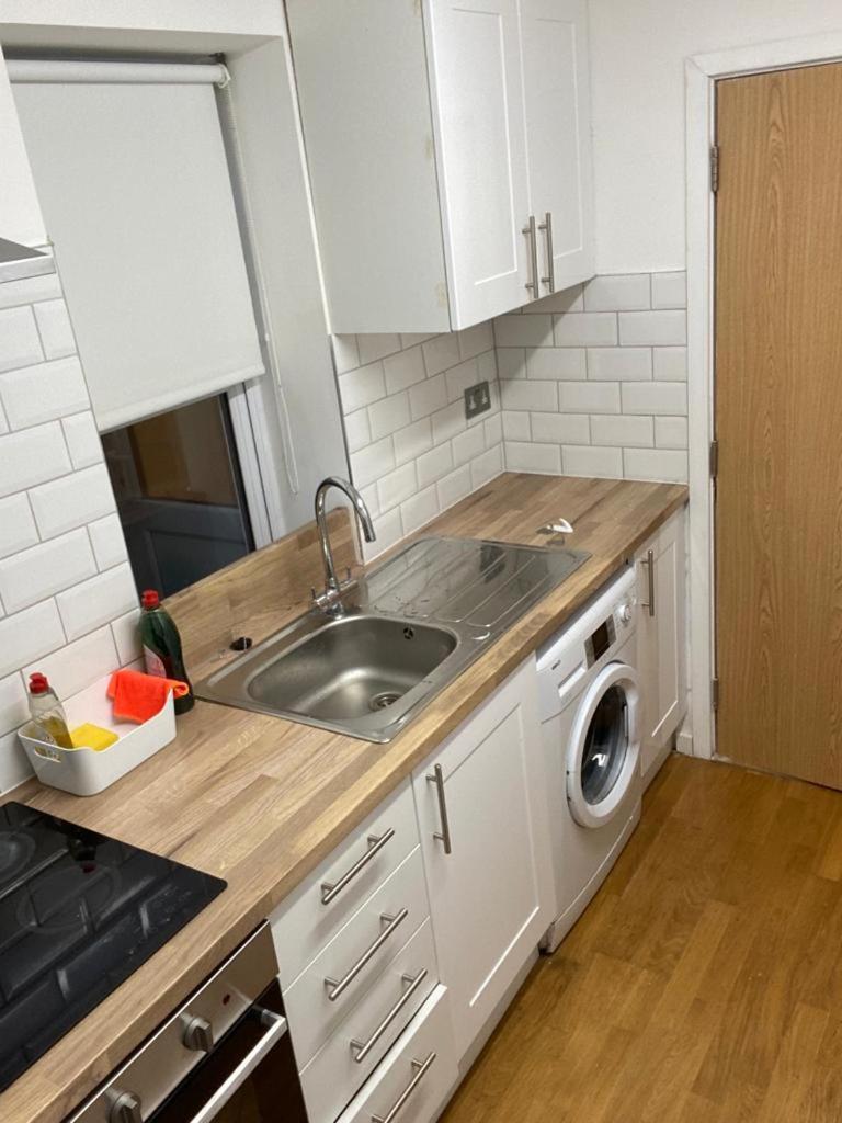 Private In Euston, Homestay *