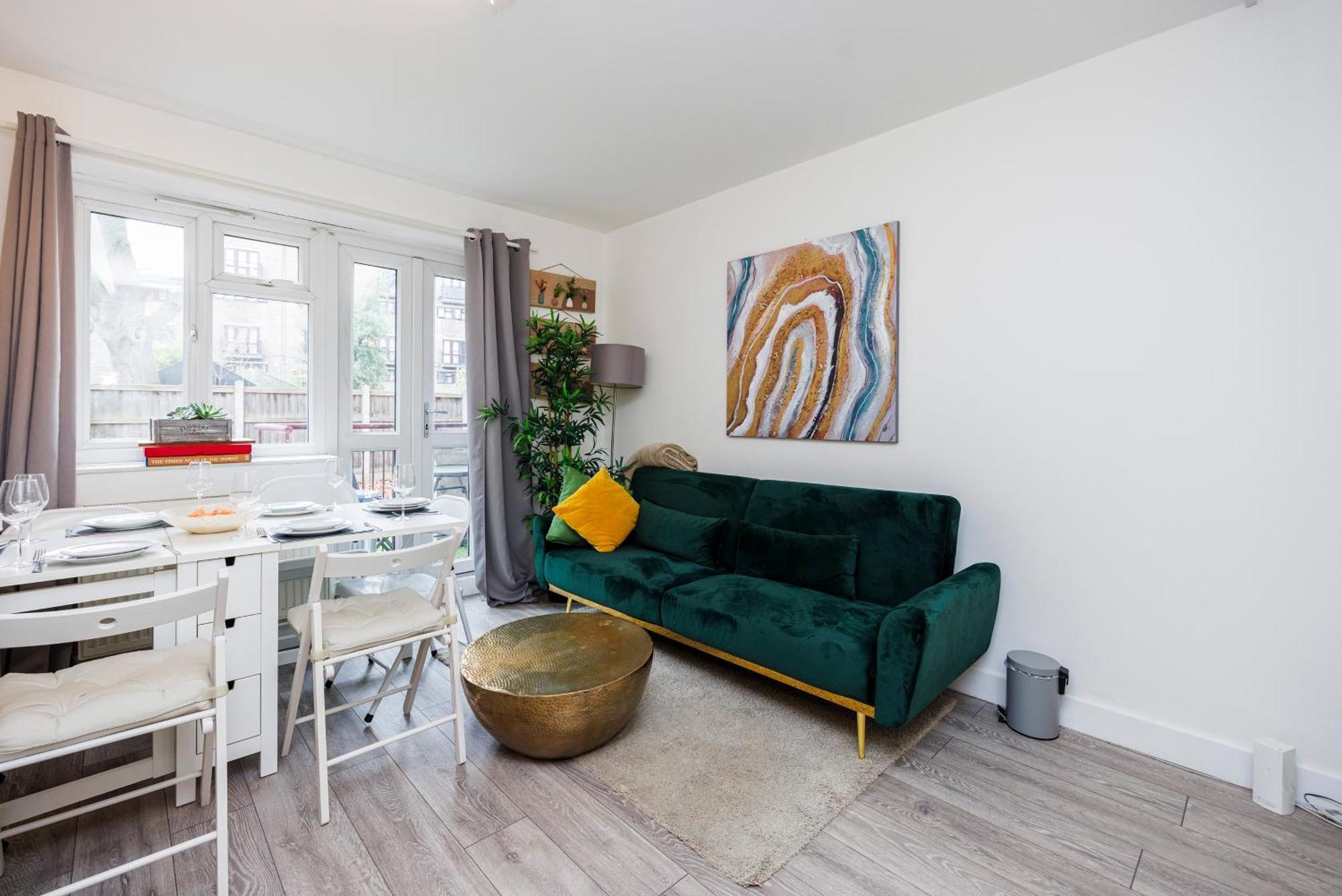 Apartment 3 Bedroom Flat Near Old Street London