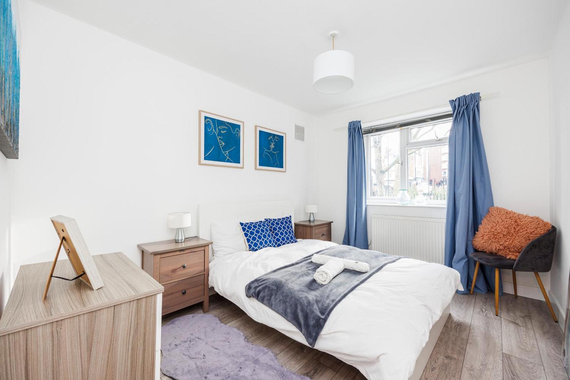 3 Bedroom Flat Near Old Street Apartment