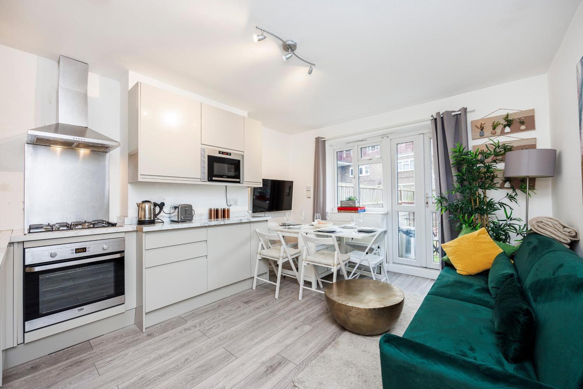 Apartment 3 Bedroom Flat Near Old Street *