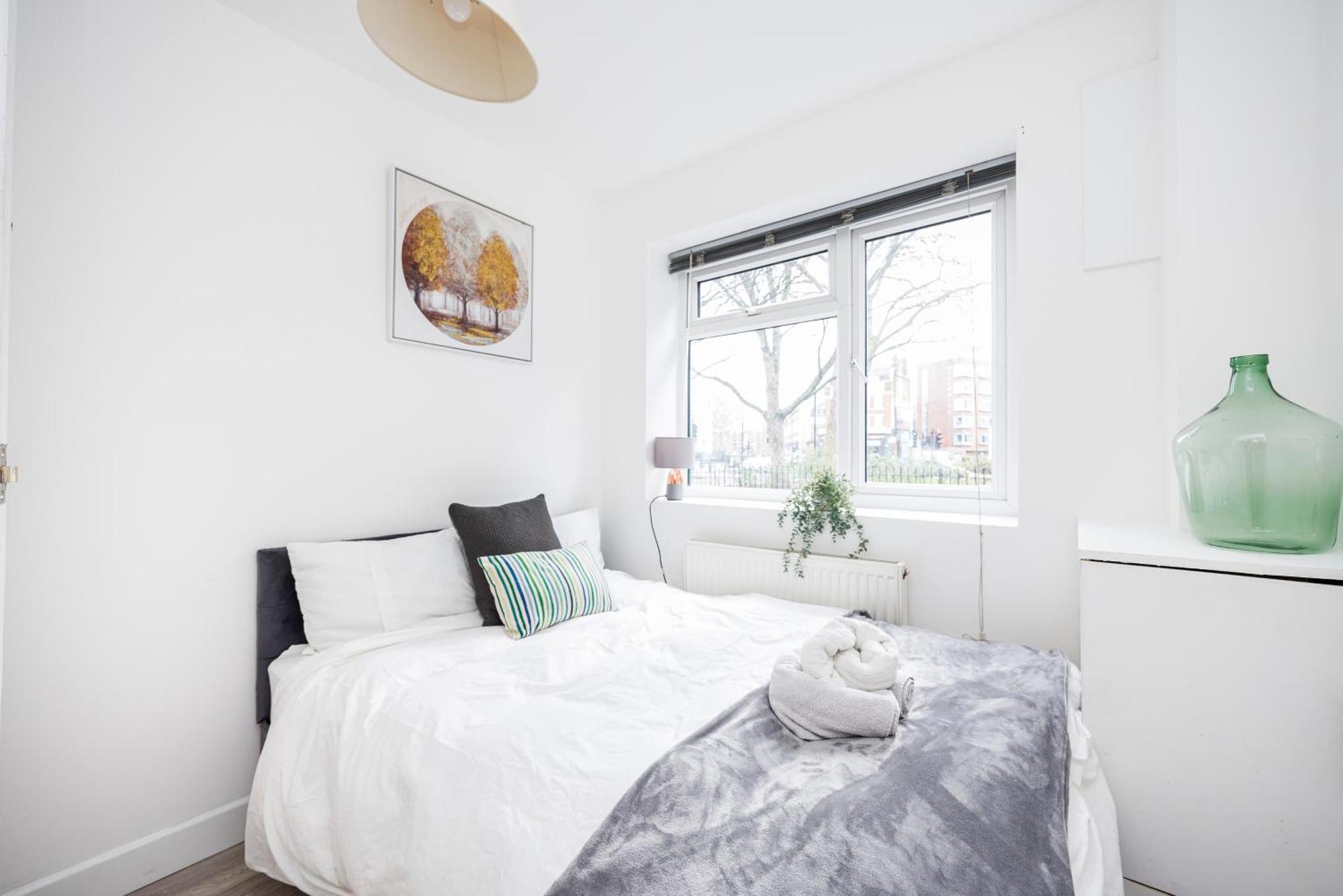 3 Bedroom Flat Near Old Street * London