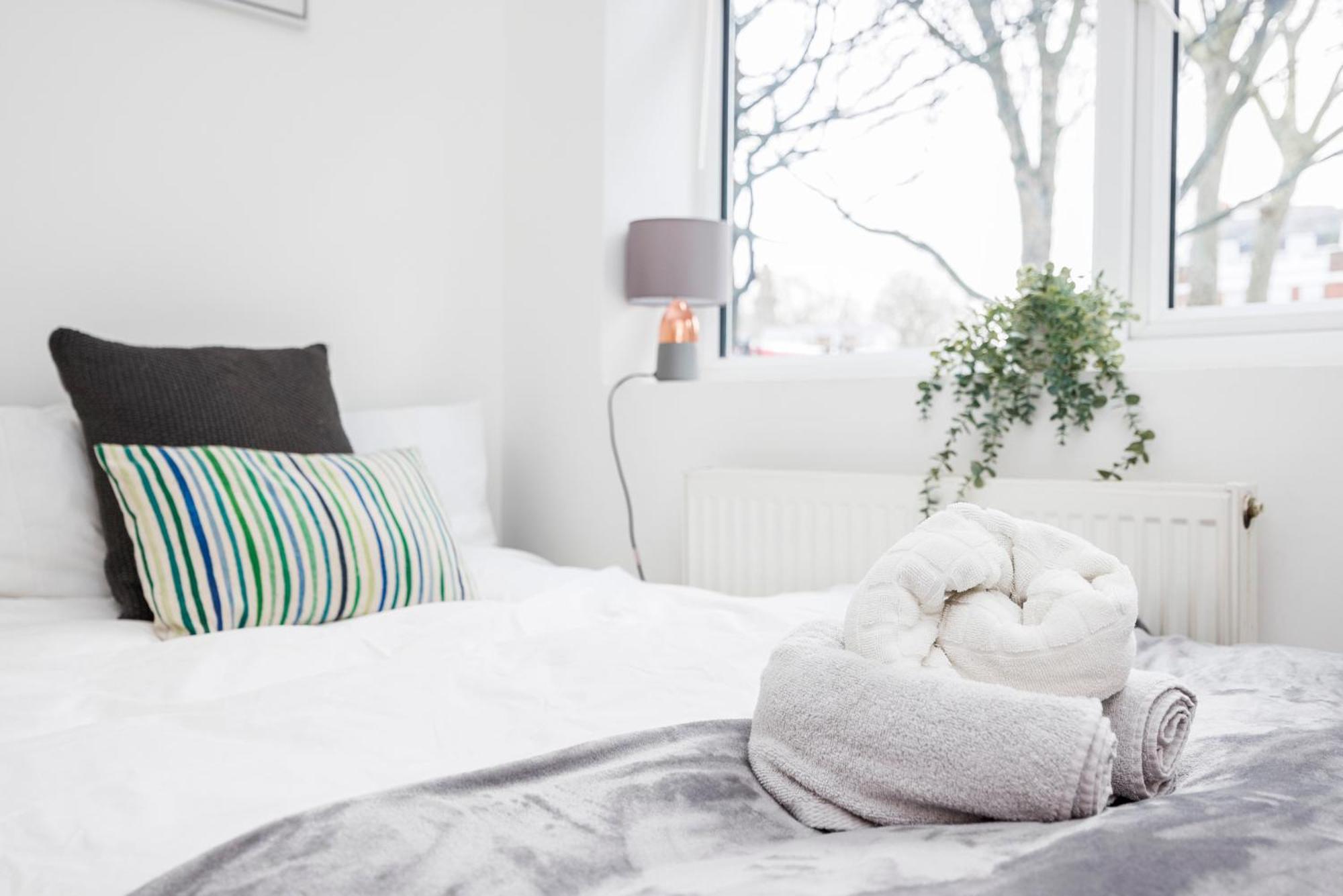 3 Bedroom Flat Near Old Street * London