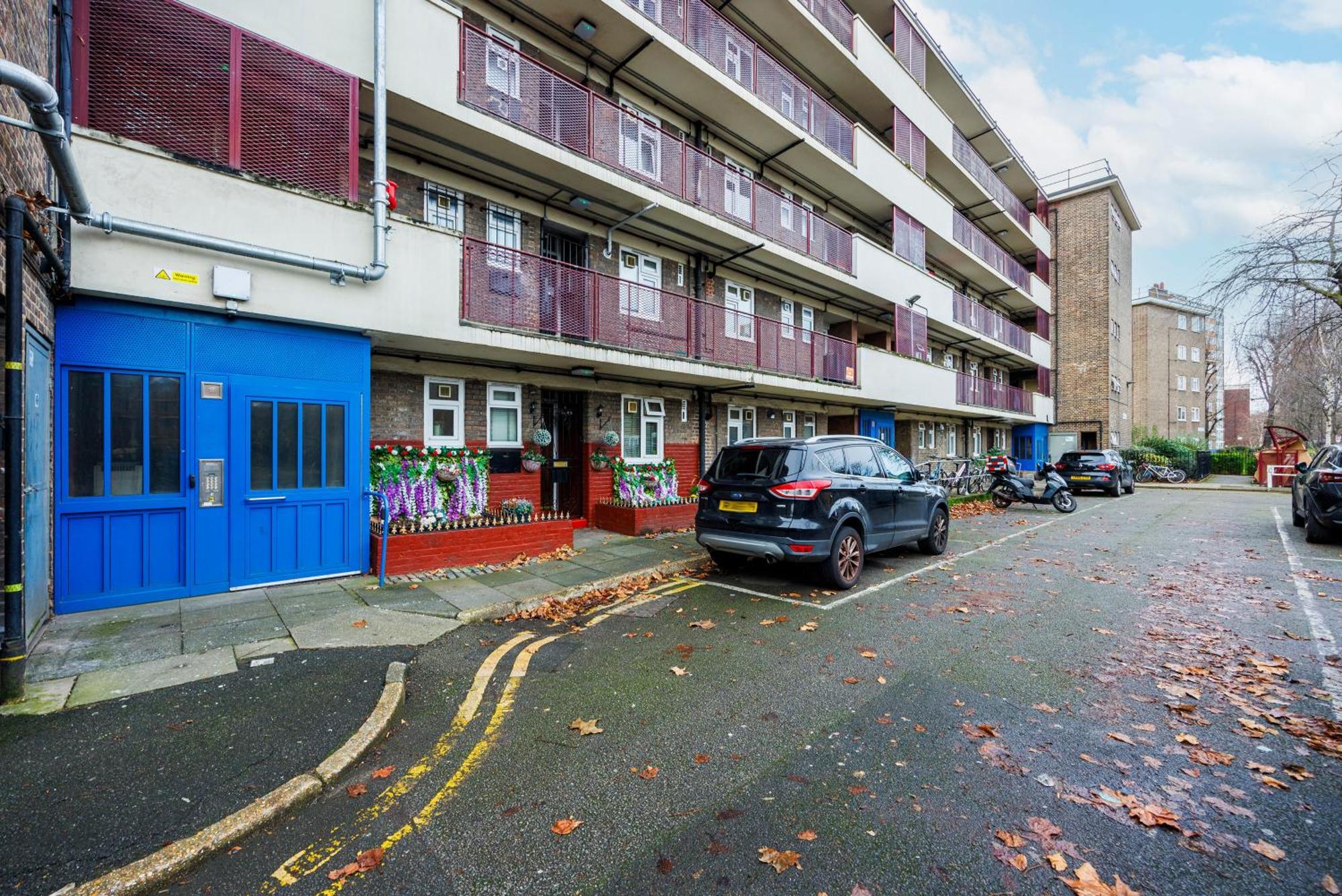 3 Bedroom Flat Near Old Street Apartment *