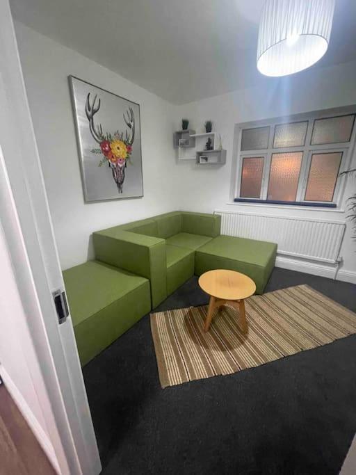 Lovely 1 Bedroom Flat+living With A Sofa Bed Appartement