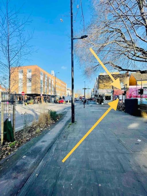 Lovely 1 Bedroom Flat+living With A Sofa Bed Appartement Londen