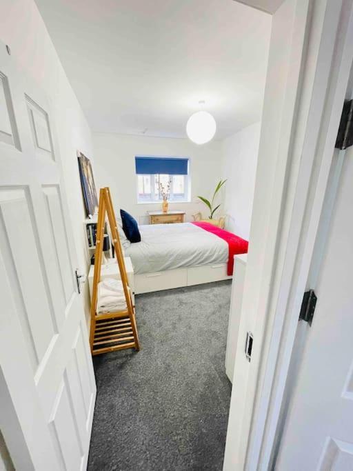 Lovely 1 Bedroom Flat+living With A Sofa Bed