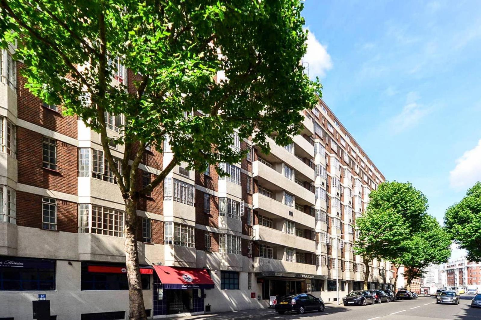 Chelsea Flat 10 Mins Harrods, Balcony, Gym, Air Conditioning Apartment London