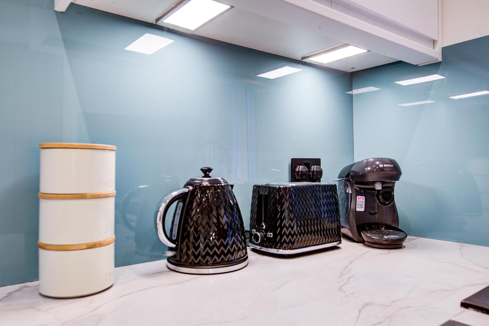 Artsy Serviced - Highgate * Londen