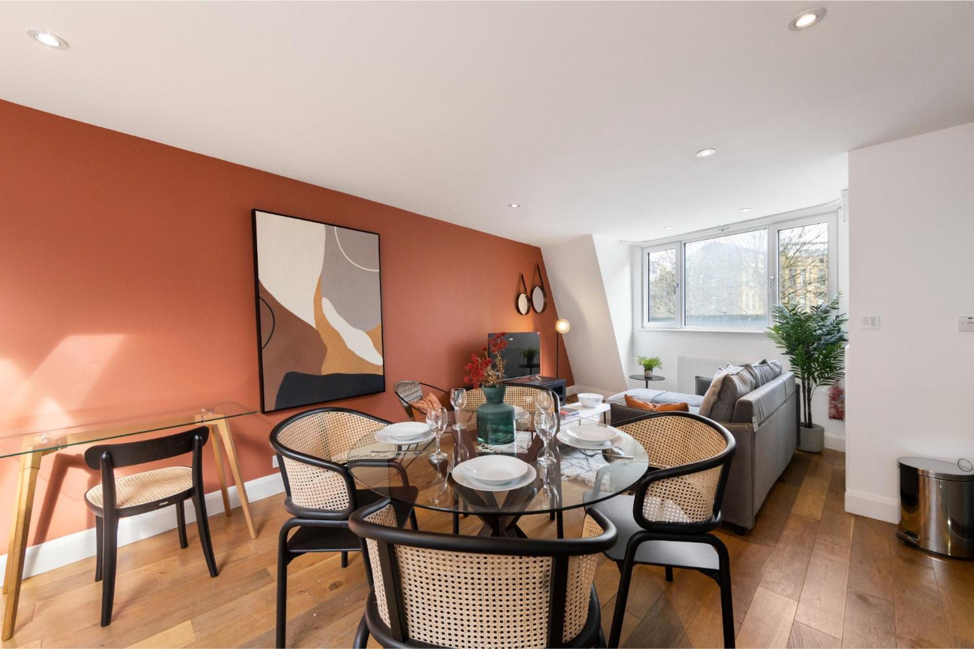 Chic: Elegant Flat In A Prime Location