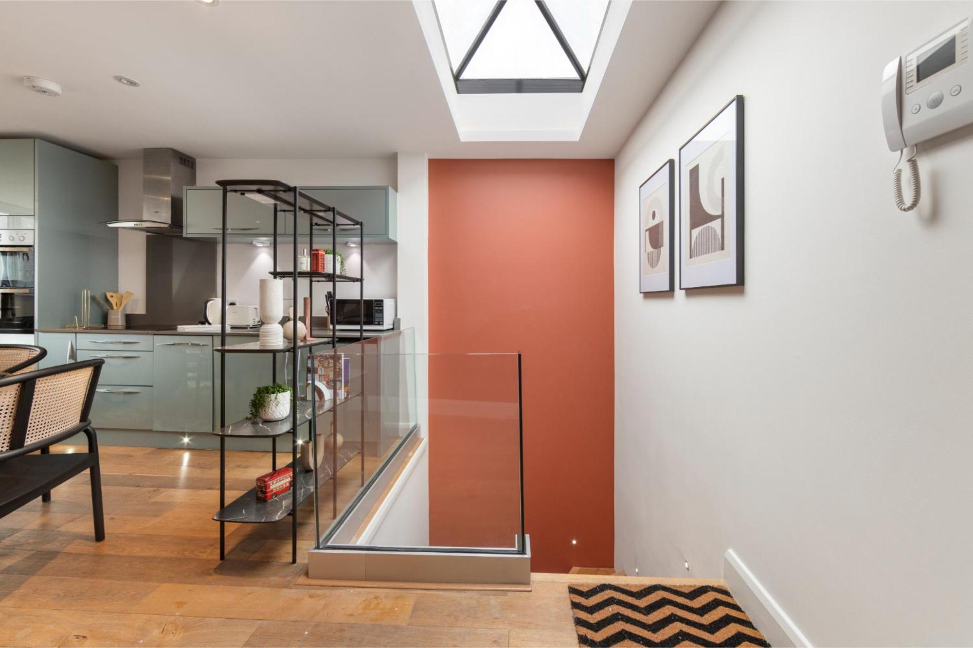 Apartment Chic: Elegant Flat In A Prime Location *