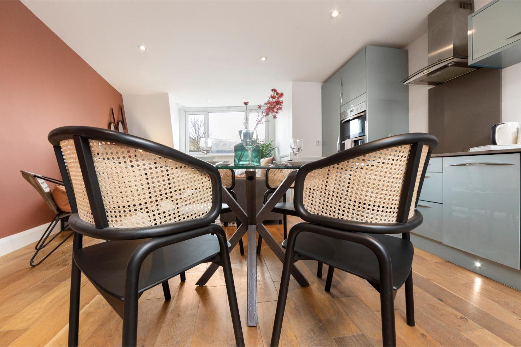 Chic: Elegant Flat In A Prime Location London