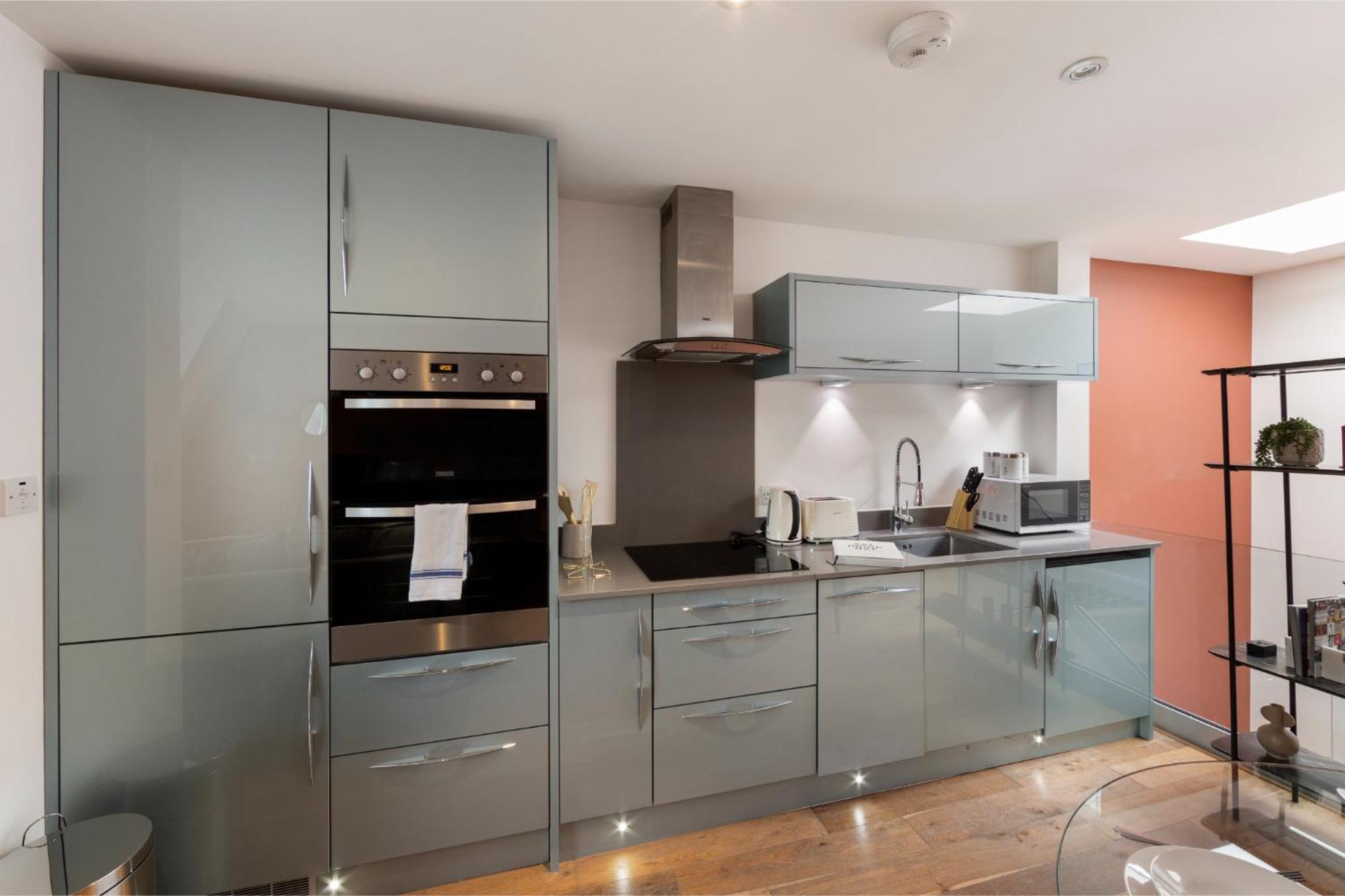 Chic: Elegant Flat In A Prime Location London