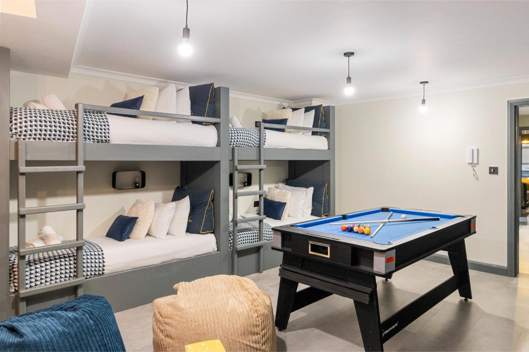 Modern & Funky 3-br Duplex With Games & Sauna * London