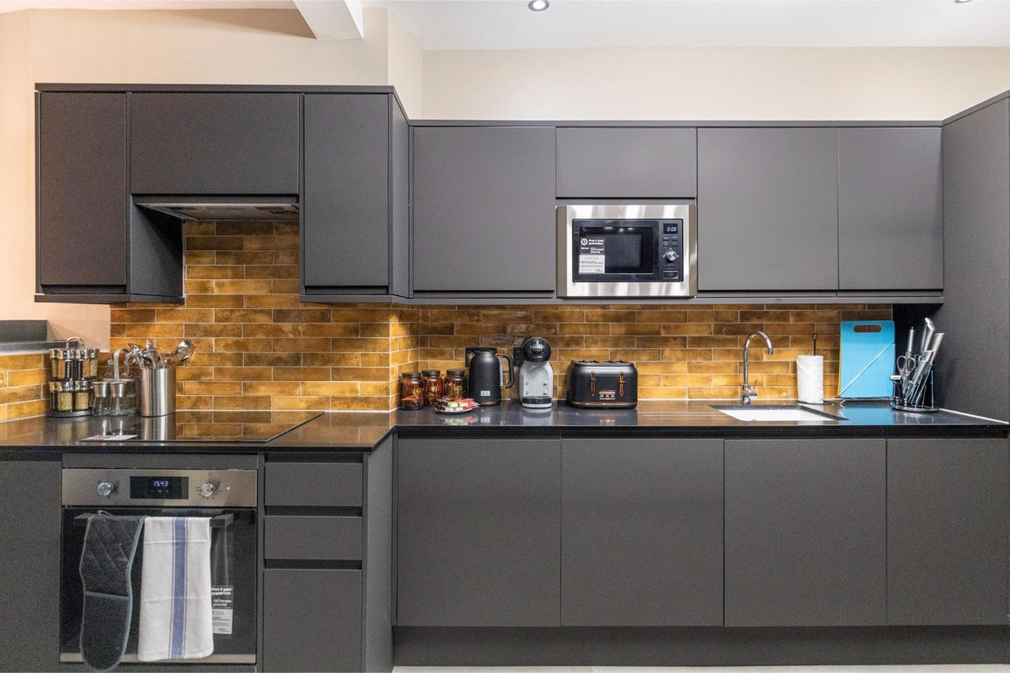 Modern & Funky 3-br Duplex With Games & Sauna * London