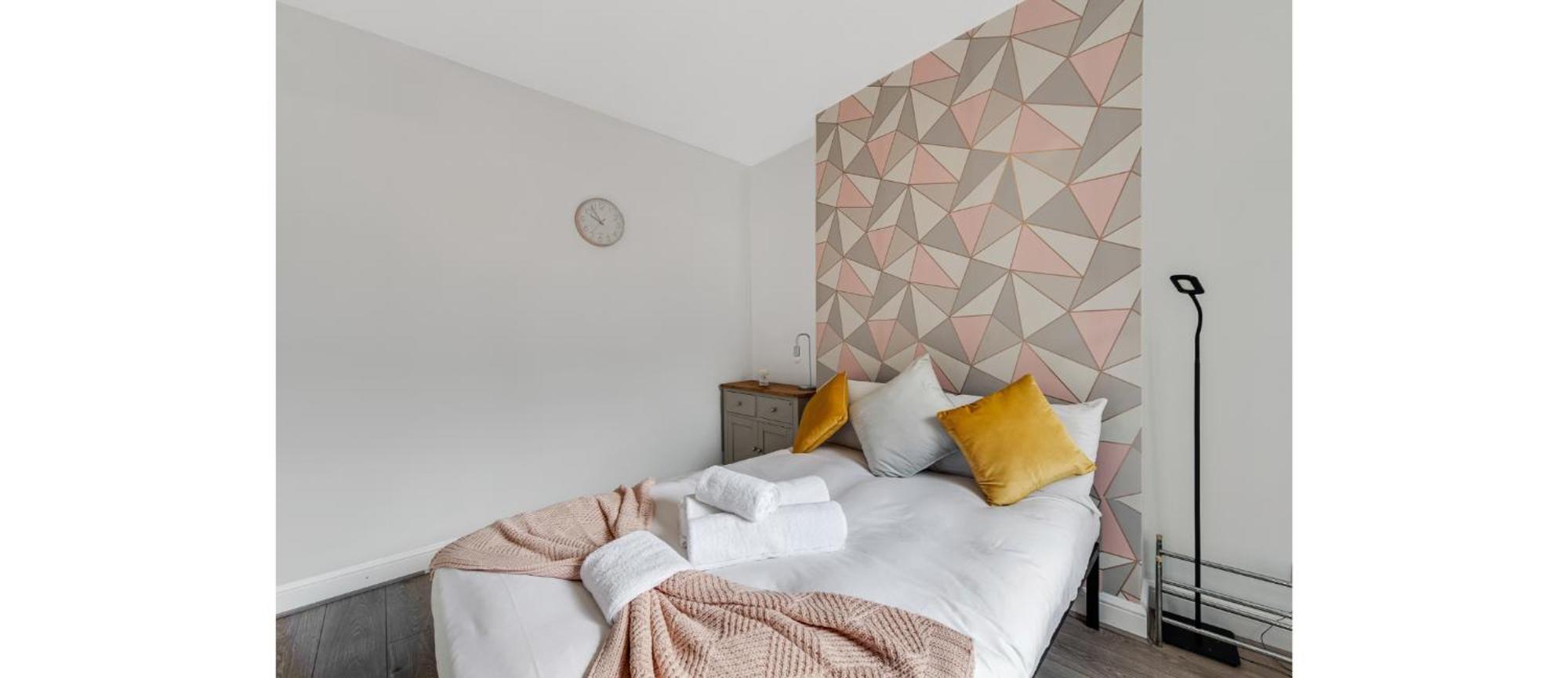 Spacious Two Bedroom In Wood Green Apartamento *
