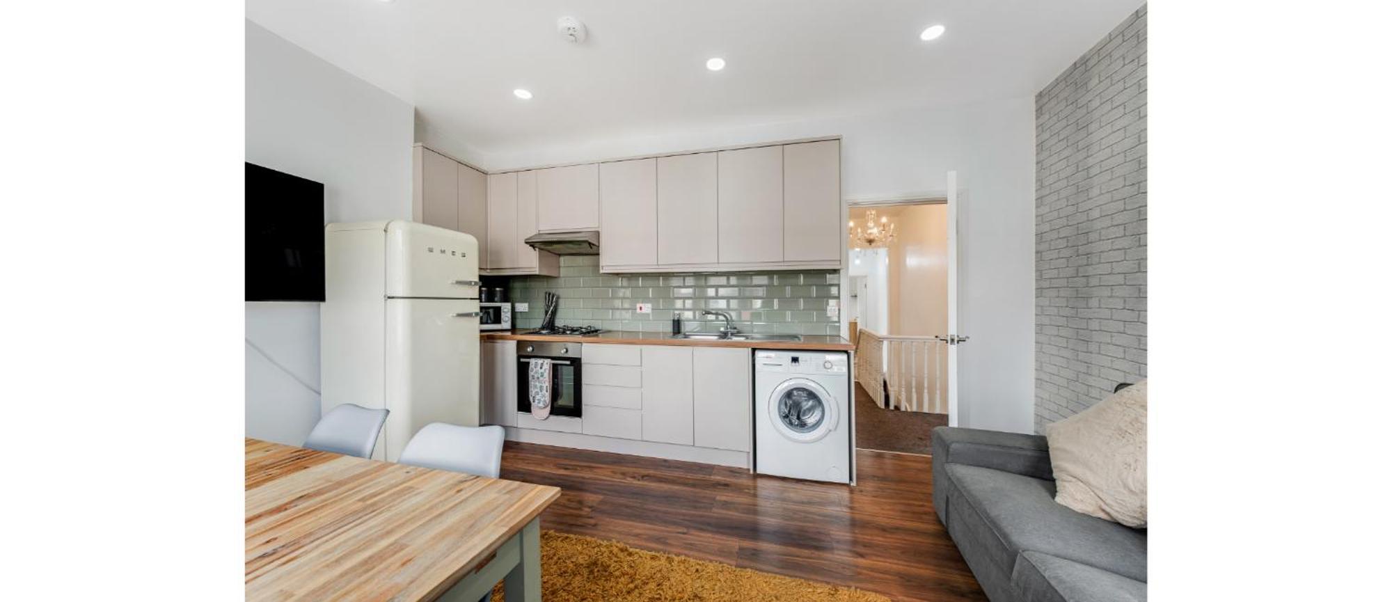 Spacious Two Bedroom In Wood Green Apartamento Londres