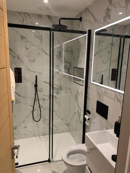 In Greater 2 Bedroom