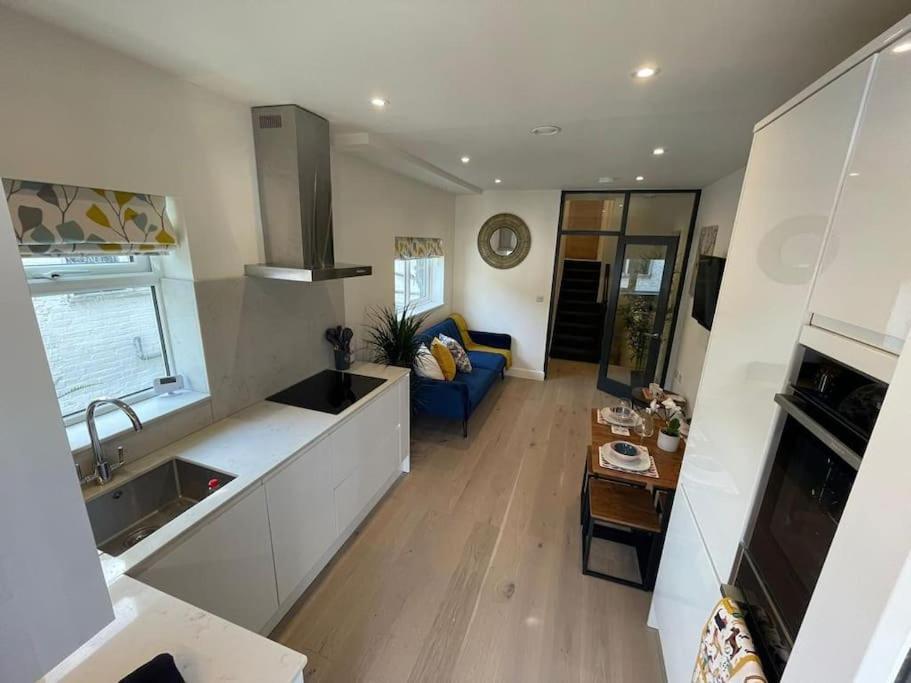 In Greater 2 Bedroom