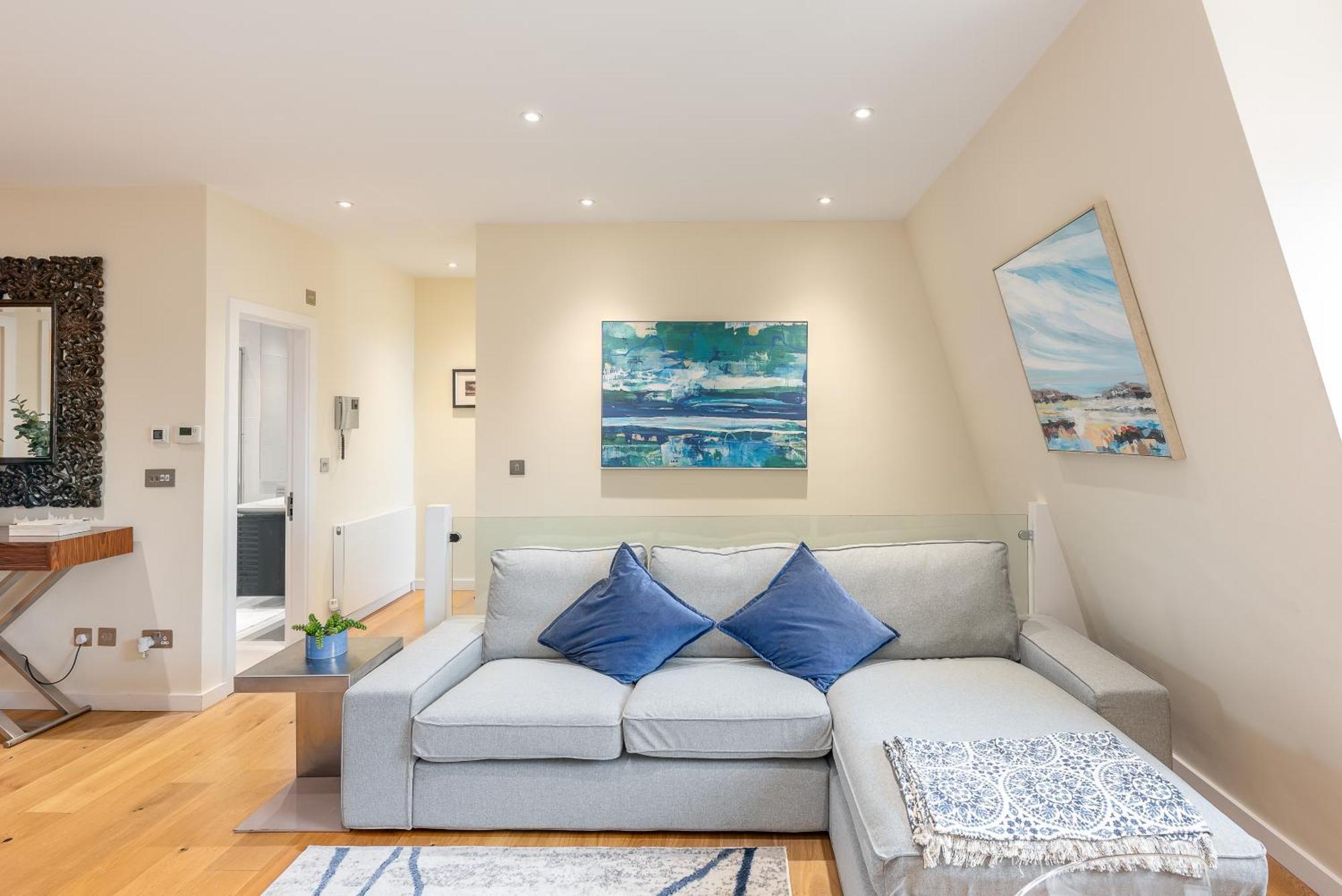 Moments From Hyde Park & Notting Hill With Free Luggage Storage And Washing Machine Apartment *