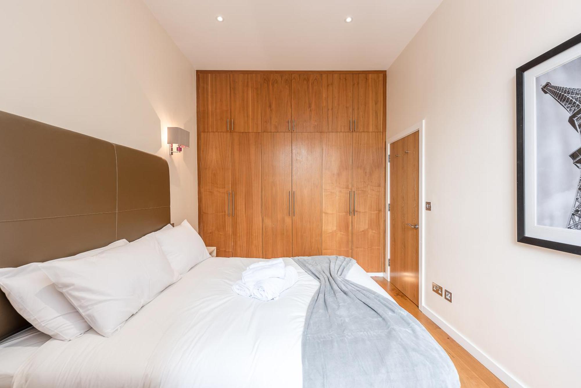 Moments From Hyde Park & Notting Hill With Free Luggage Storage And Washing Machine Apartment *