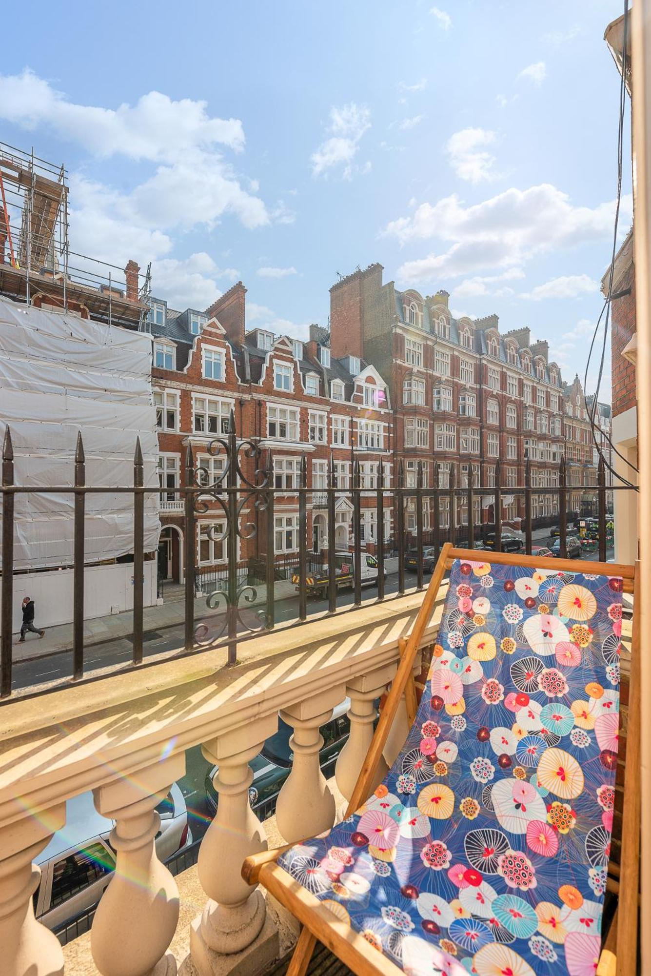 Moments From Hyde Park & Notting Hill With Free Luggage Storage And Washing Machine Apartment